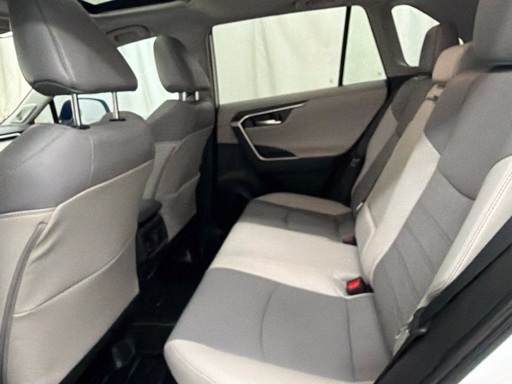 Used 2023 Toyota RAV4 Limited AWD/4WD image 23