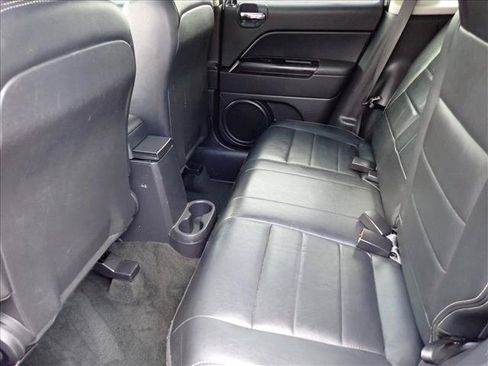 Used 2016 Jeep Patriot High Altitude AWD/4WD image 9
