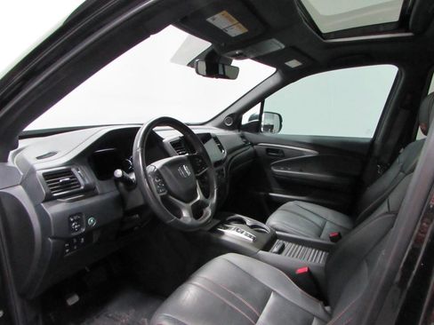 Used 2023 Honda Passport TrailSport image 13