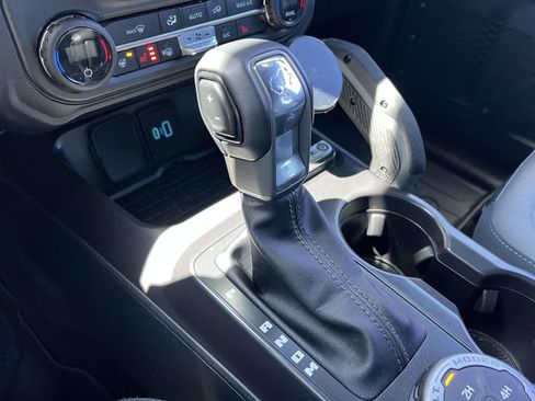 Used 2024 Ford Bronco Outer Banks image 25