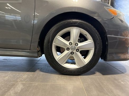 Used 2011 Toyota Camry SE image 39