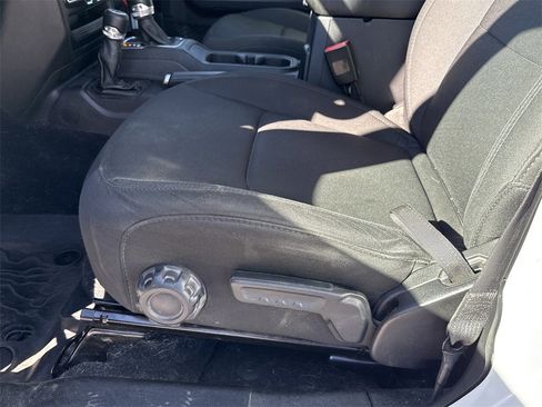 Used 2018 Jeep Wrangler Unlimited Sport S image 13