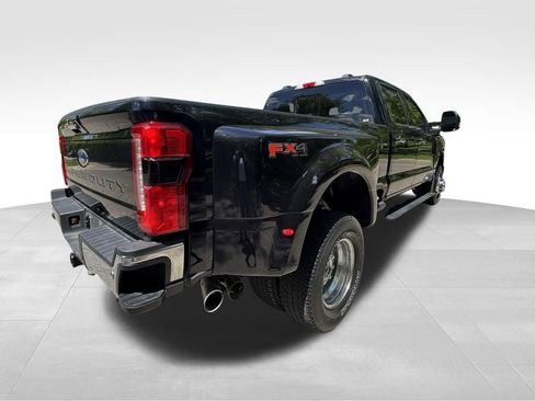 Used 2023 Ford F350 Lariat w/ Lariat Ultimate Package AWD/4WD image 7