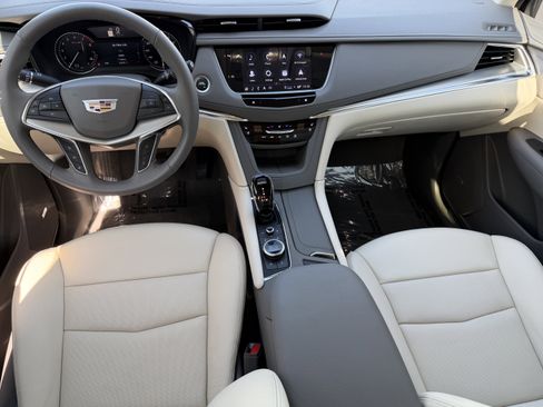 Certified 2024 Cadillac XT5 Premium Luxury image 14