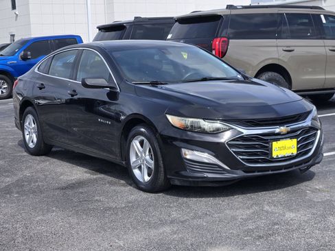 Used 2019 Chevrolet Malibu LS w/ LPO, Convenience Package 1 image 3
