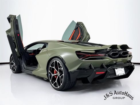 Used 2024 Lamborghini Revuelto AWD/4WD image 5