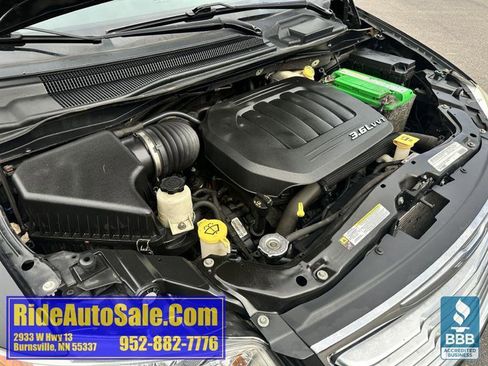 Used 2012 Chrysler Town & Country Touring-L w/ Entertainment Group #2 image 21