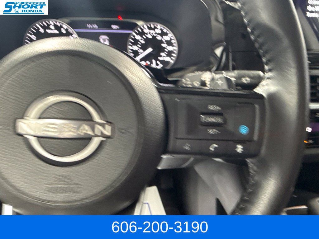 Used 2024 Nissan Pathfinder SL AWD/4WD image 17