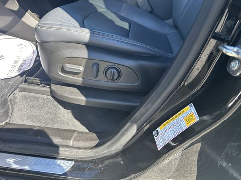 Certified 2022 Buick Enclave Essence w/ Experience Buick Package image 15