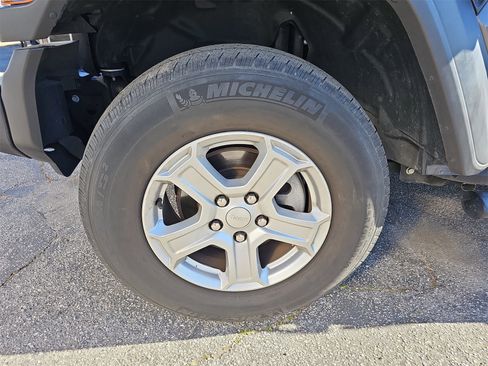 Used 2021 Jeep Wrangler Unlimited Sport image 11