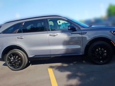 Certified 2023 Kia Sorento SX AWD/4WD image 4