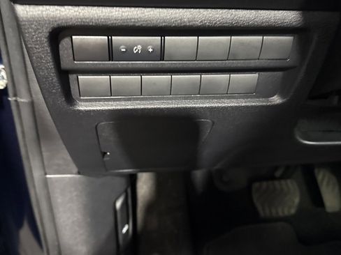 Used 2023 Mitsubishi Outlander ES image 33