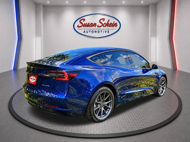Used 2022 Tesla Model 3 Long Range AWD/4WD image 4