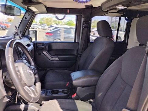 Used 2018 Jeep Wrangler Unlimited Sport S AWD/4WD image 13