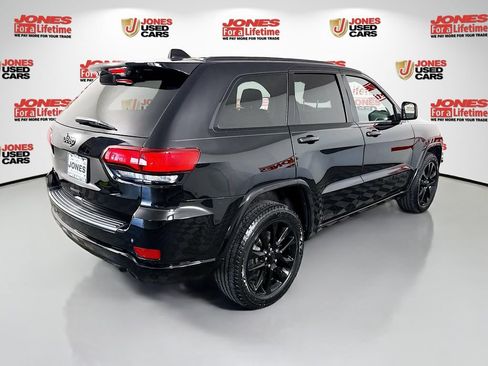 Used 2021 Jeep Grand Cherokee Laredo X AWD/4WD image 17