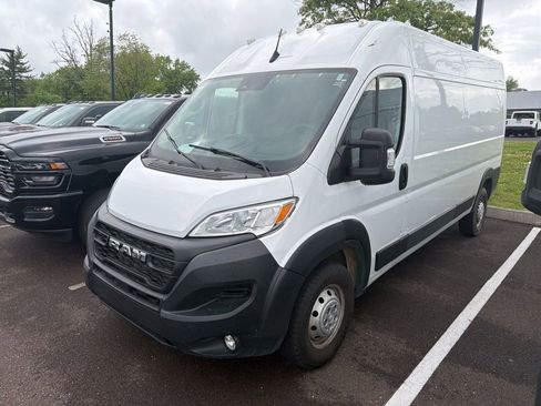 Used 2025 RAM ProMaster 2500 w/ Convenience Group FWD image 4