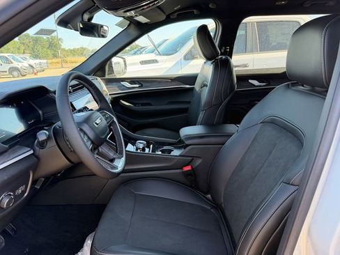 New 2026 Jeep Grand Cherokee L 4WD image 12