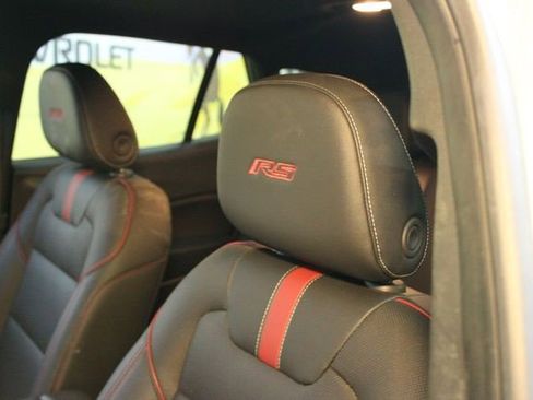 Certified 2025 Chevrolet Trax RS w/ Sunroof Package FWD image 15