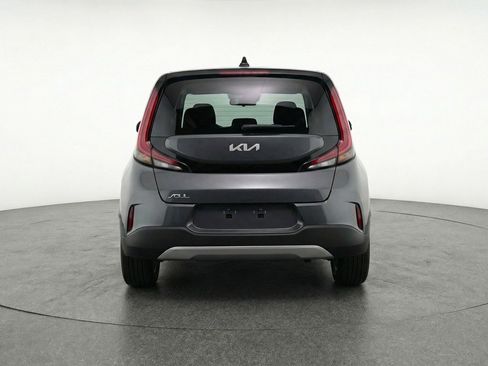 Used 2025 Kia Soul LX w/ LX Technology Package FWD image 7
