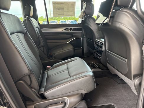 New 2026 Jeep Grand Wagoneer Limited AWD/4WD image 25