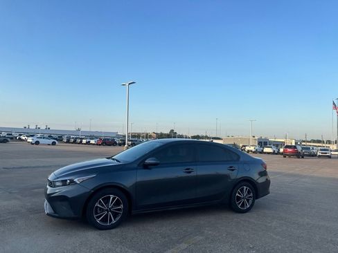 Used 2023 Kia Forte LXS FWD image 10