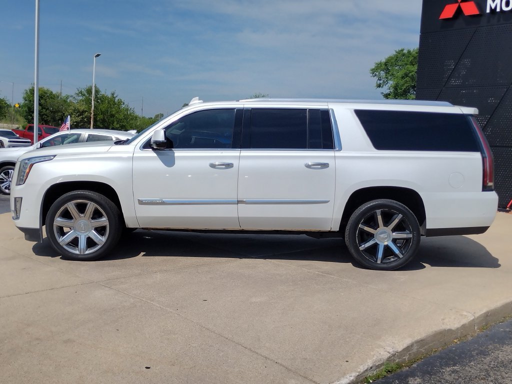 Used 2017 Cadillac Escalade ESV Premium Luxury AWD/4WD image 31
