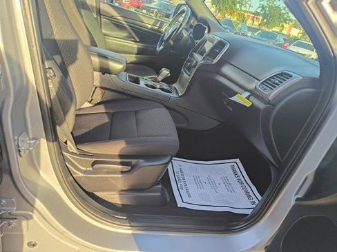 Used 2019 Jeep Grand Cherokee Laredo image 18