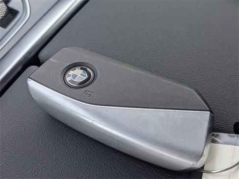 Used 2025 BMW X5 xDrive50e image 33