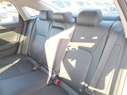 Used 2022 Honda Civic Touring image 11