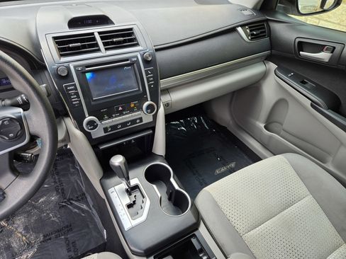 Used 2012 Toyota Camry LE FWD image 13