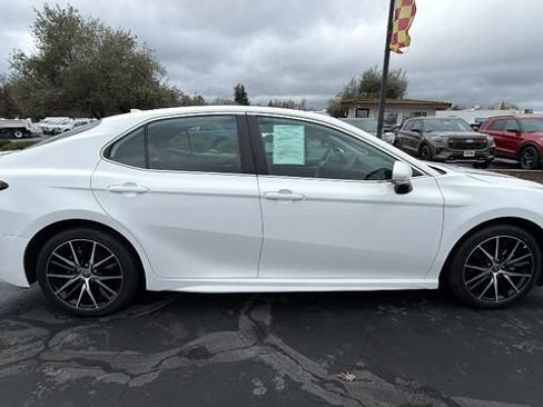 Used 2024 Toyota Camry SE w/ Cold Weather Package image 3