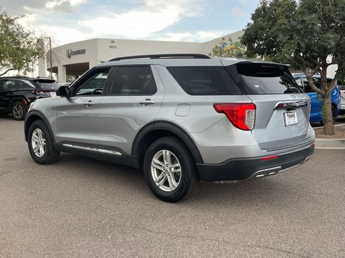 Used 2022 Ford Explorer XLT w/ Equipment Group 202A AWD/4WD image 4