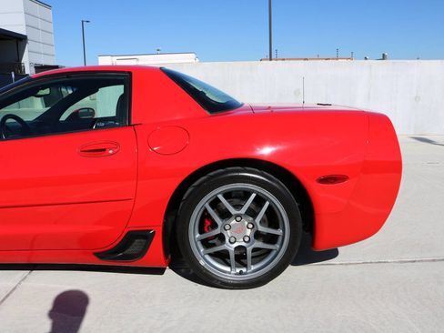 Used 2001 Chevrolet Corvette Z06 w/ Memory Pkg image 10