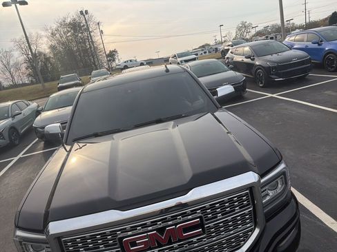 Used 2017 GMC Sierra 1500 Denali w/ Denali Ultimate Package image 3