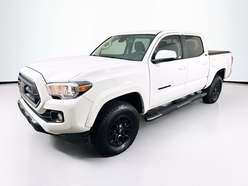 Used 2021 Toyota Tacoma SR5 image 3