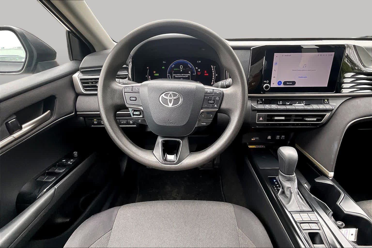 Used 2025 Toyota Camry LE FWD image 6