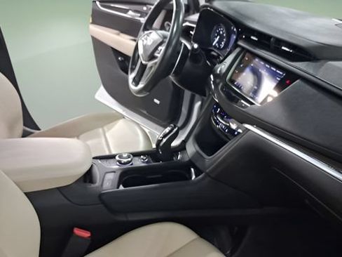 Used 2022 Cadillac XT5 Sportv w/ Technology Package AWD/4WD image 12