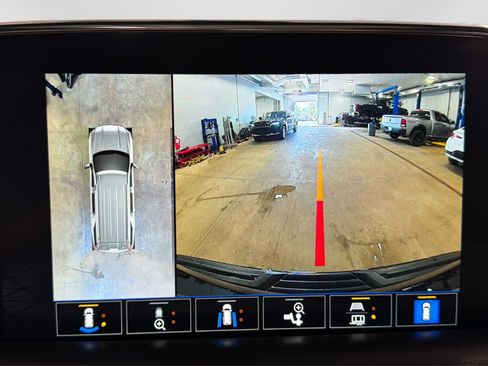 Used 2022 GMC Yukon SLT w/ SLT Premium Package AWD/4WD image 32