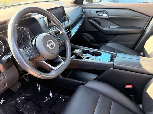 Certified 2022 Nissan Rogue SV w/ SV Premium Package FWD image 18
