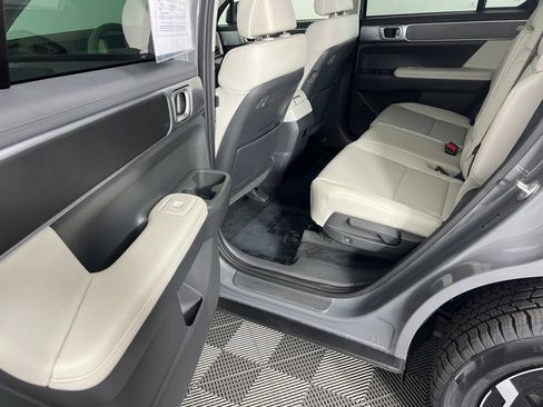Used 2024 Hyundai Santa Fe SEL AWD/4WD image 18