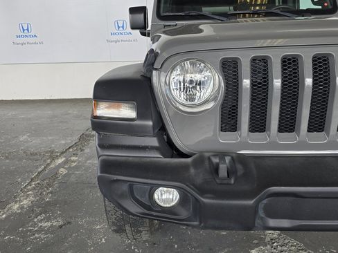 Used 2023 Jeep Wrangler Sport S image 23