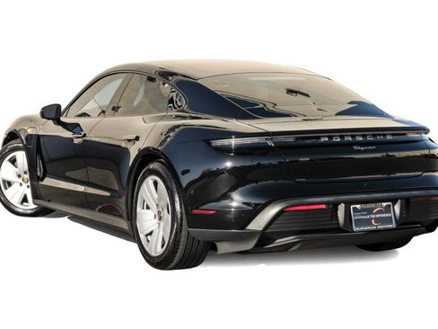 Used 2021 Porsche Taycan image 9