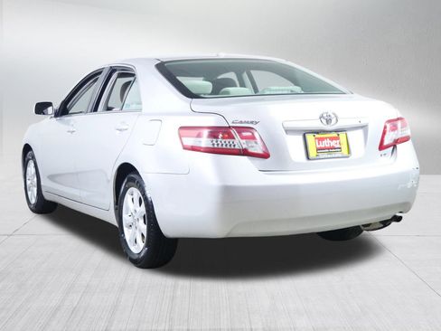 Used 2011 Toyota Camry LE image 5