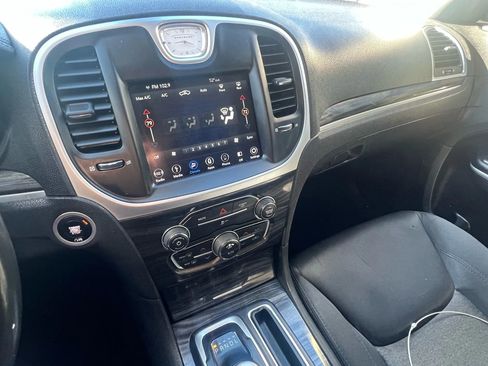 Used 2019 Chrysler 300 Touring w/ Sport Appearance Package image 17