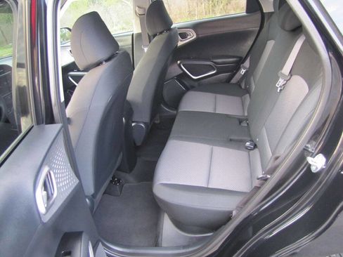 Used 2024 Kia Soul LX w/ Option Group 015 image 17