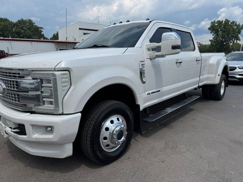 Used 2017 Ford F350 Platinum w/ Platinum Ultimate Package AWD/4WD image 9