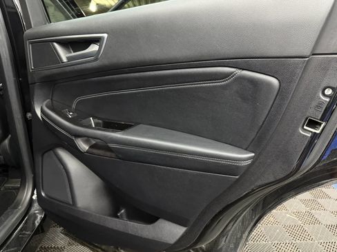 Used 2018 Ford Edge Titanium AWD/4WD image 8