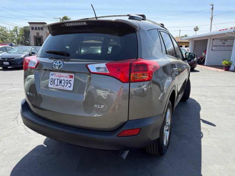 Used 2015 Toyota RAV4 XLE FWD image 9