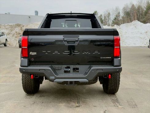 Used 2025 Toyota Tacoma Trailhunter image 4