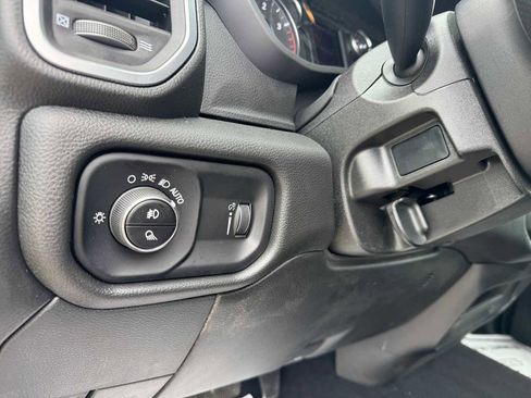 Used 2025 RAM 2500 Big Horn w/ Cold Weather Group image 14